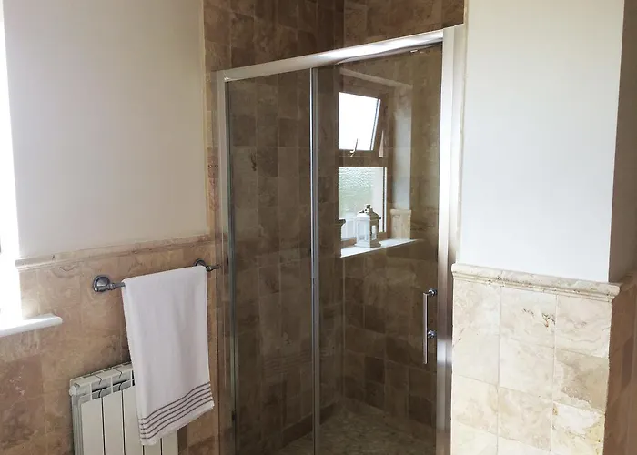 Wild Atlantic Breeze بيت ضيافة دولين